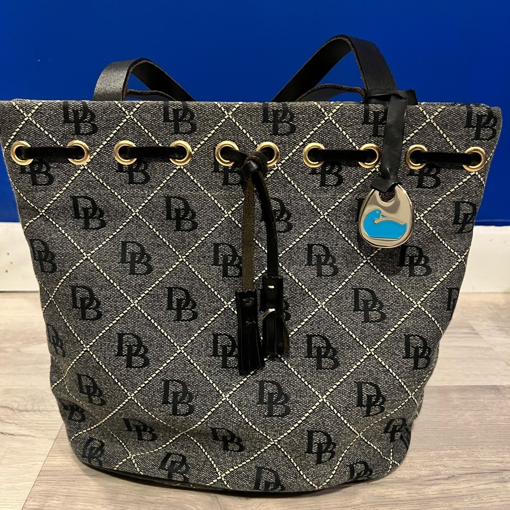 Dooney & Bourke bag